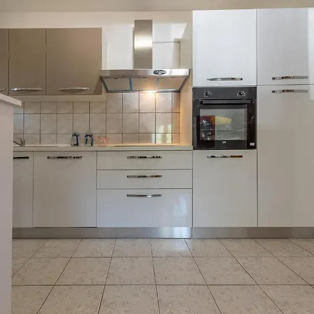 Dom wakacyjny Stunning In With Kitchen *